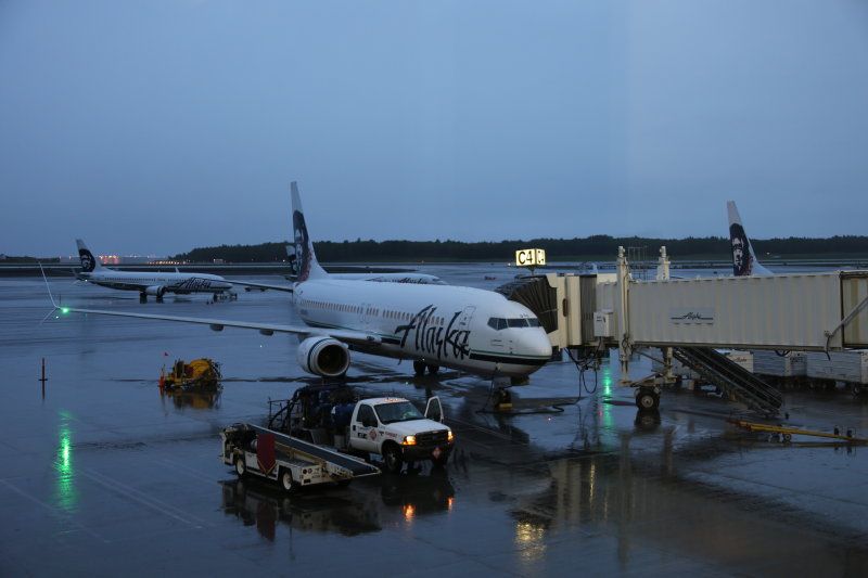 photo 005--- flight alaska airlines  seattle-anchorage 73_1